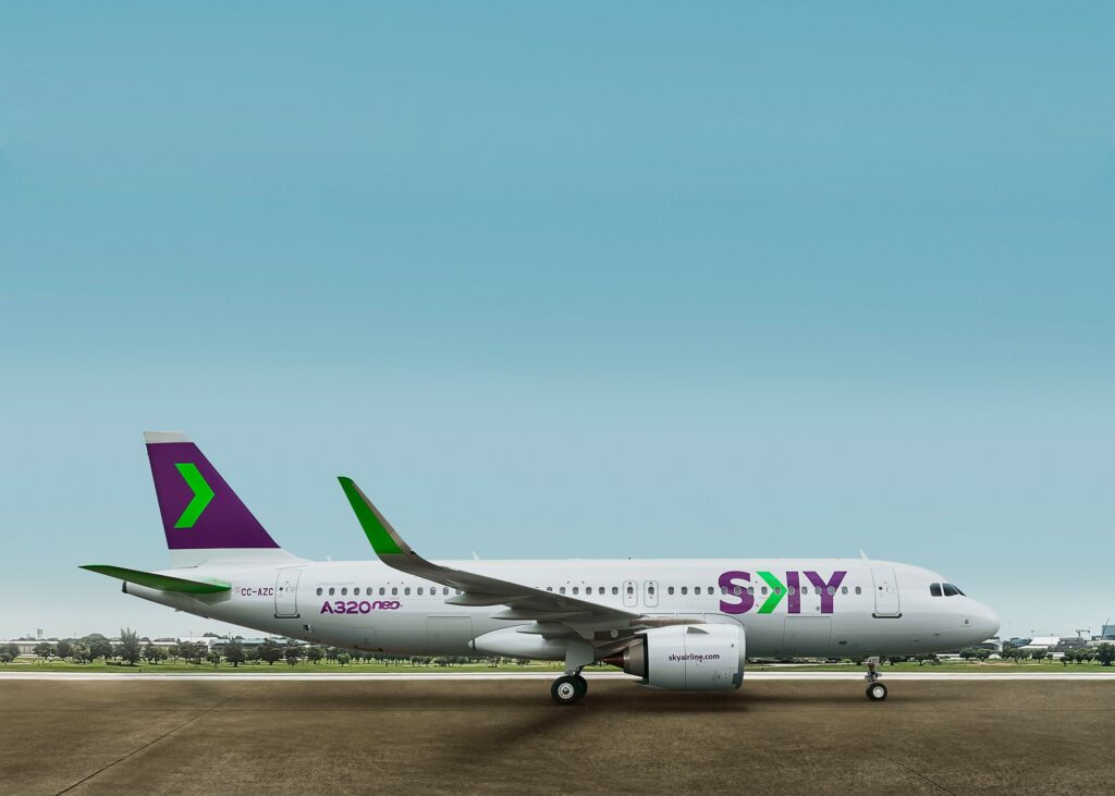 SKY is an airline founded in Chile in 2001 that operates with a modern fleet of Airbus A320/A321 "neo" aircraft to more than 40 destinations in the Americas through its subsidiaries in Chile and Peru.